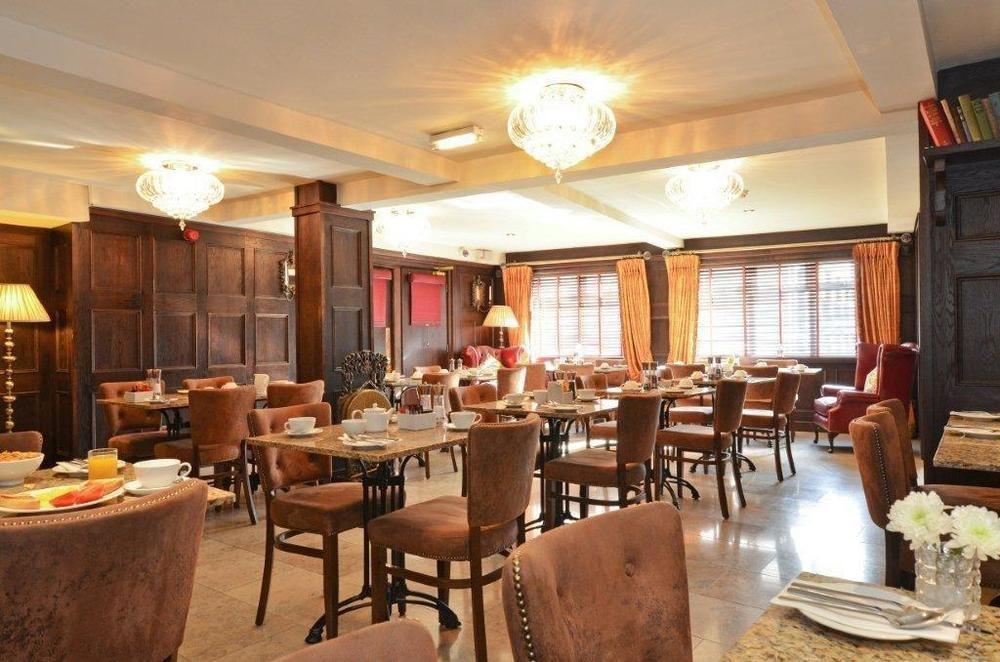 דבלין Celtic Lodge Guesthouse - Restaurant & Bar מראה חיצוני תמונה
